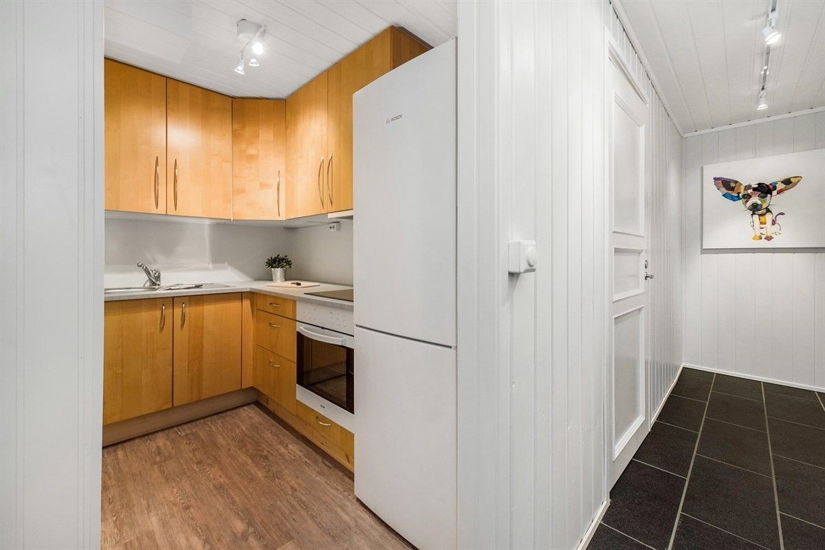 Kjøkken med hvitevarer Galleribilde