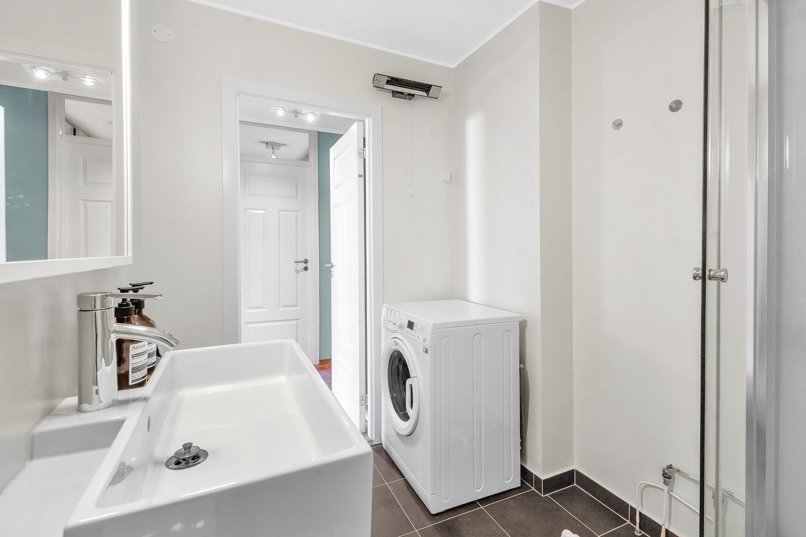 Bad - Opplegg til vaskemaskin Galleribilde