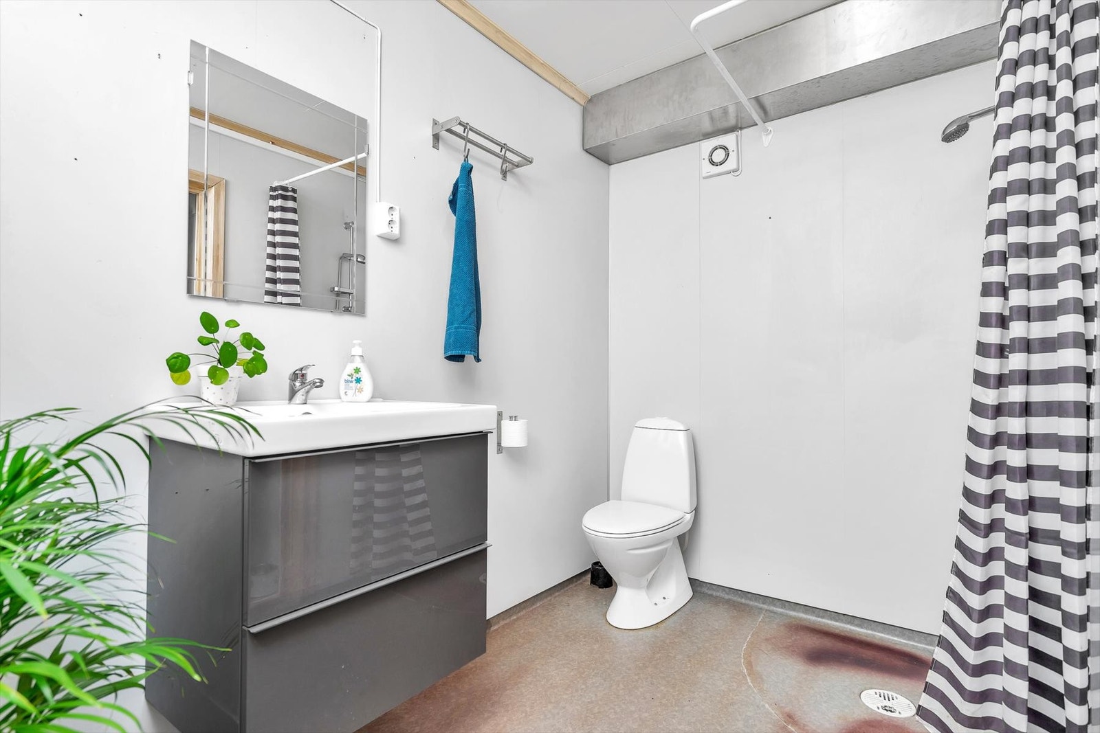 Bad/wc 1. etasje. Varme i gulv. Galleribilde