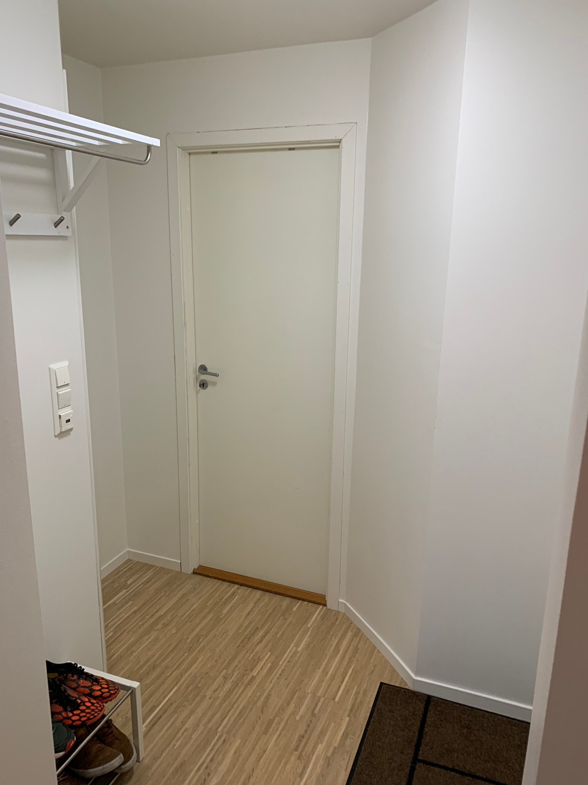 Inngangsparti soveromsdør Galleribilde