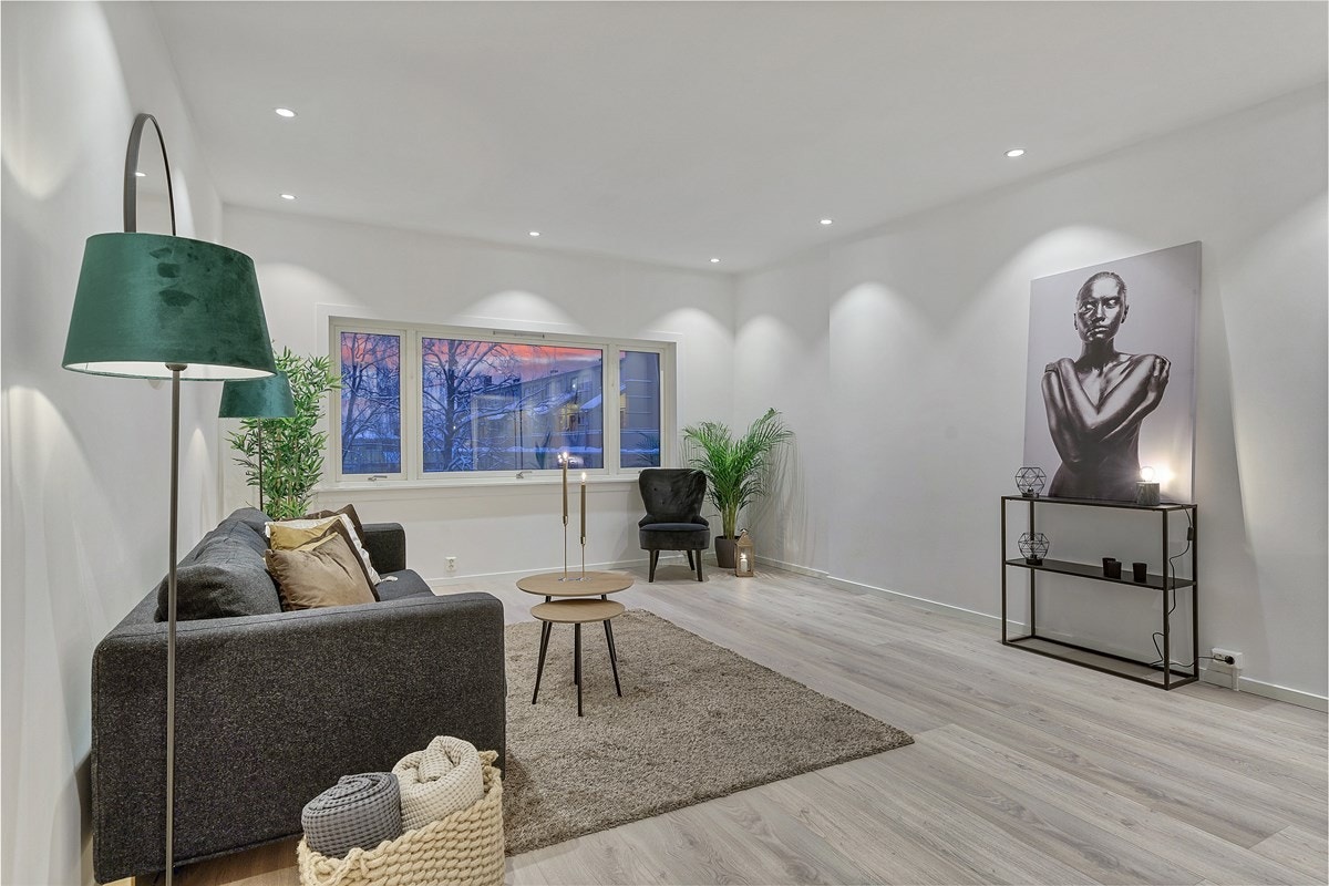 Nyoppusset og lekker bolig over to plan med eksklusive løsninger Galleribilde