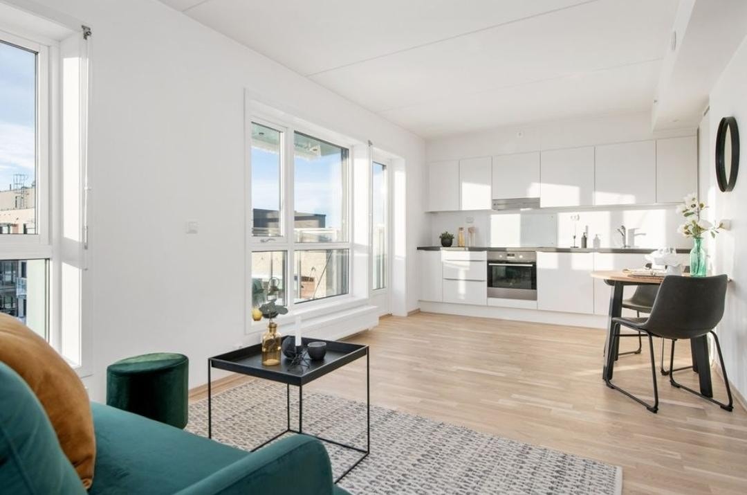 En toppleilighet med gode lysforhold, sydvestvendt balkong og helt ny standard! Galleribilde