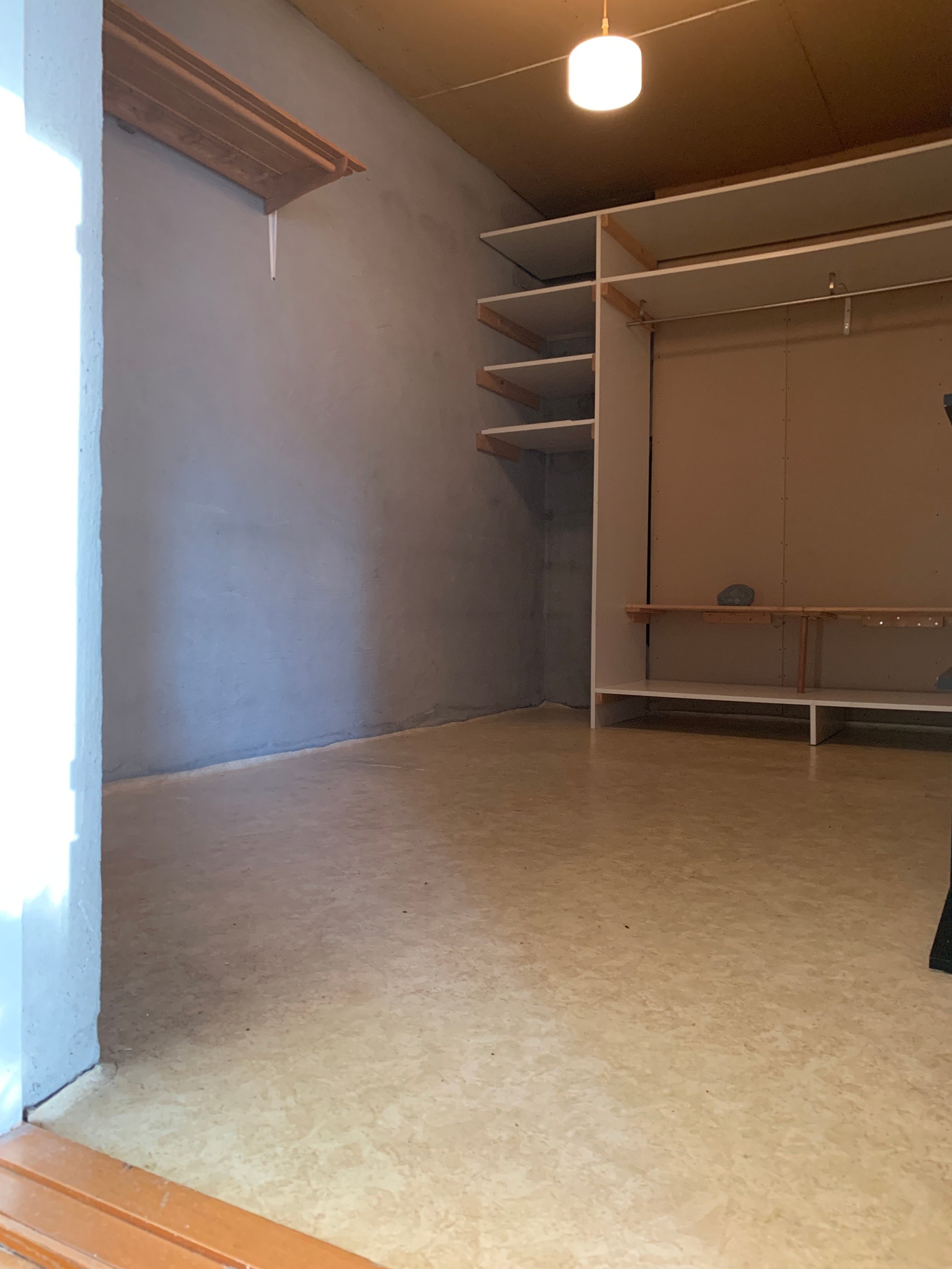 Stor bod på ca 8,6 m2 Galleribilde