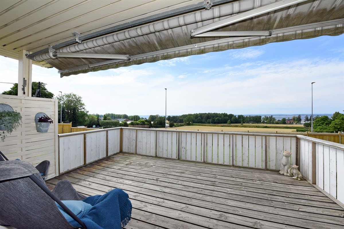 Fra stuen er det utgang til en terrasse på ca. 15 m². Galleribilde