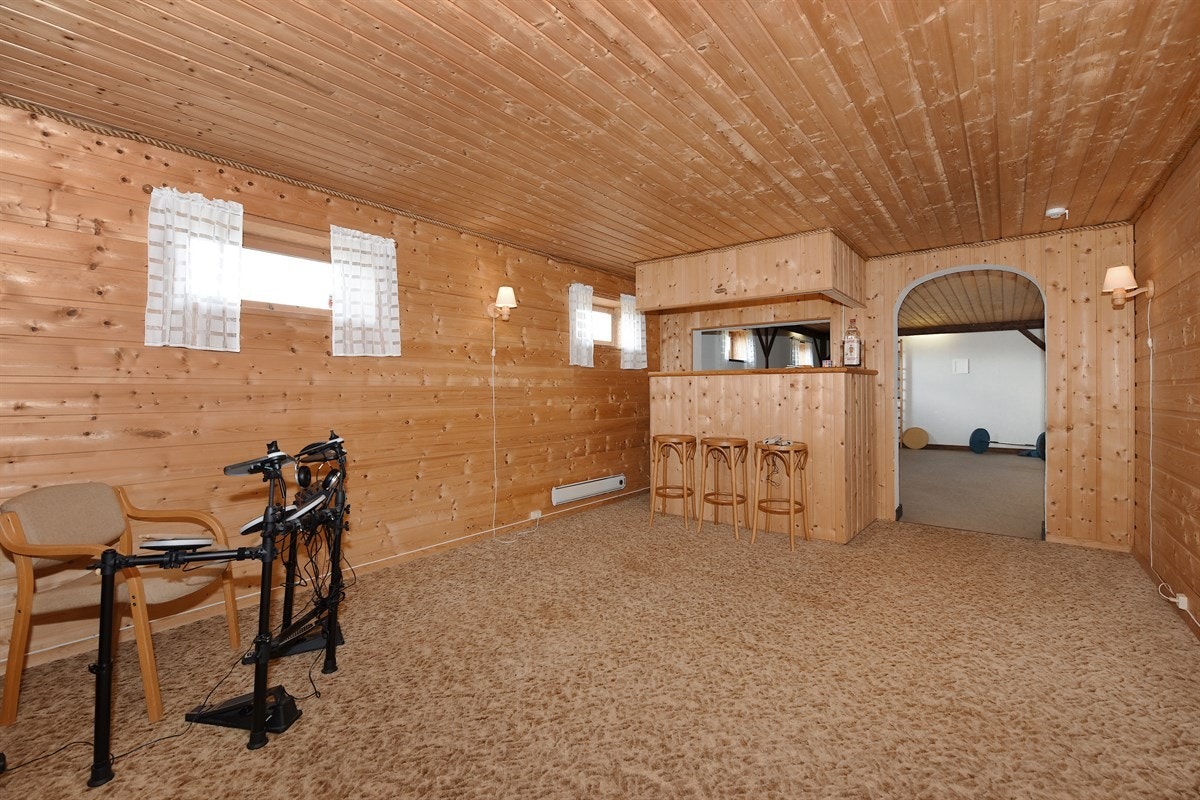 Kjelleren har store rom og mye potensial. Galleribilde