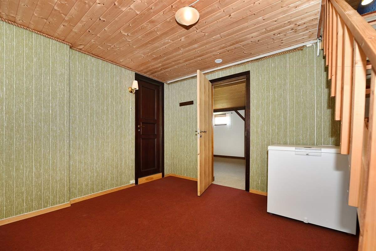 Trapp ned til kjelleren. Galleribilde