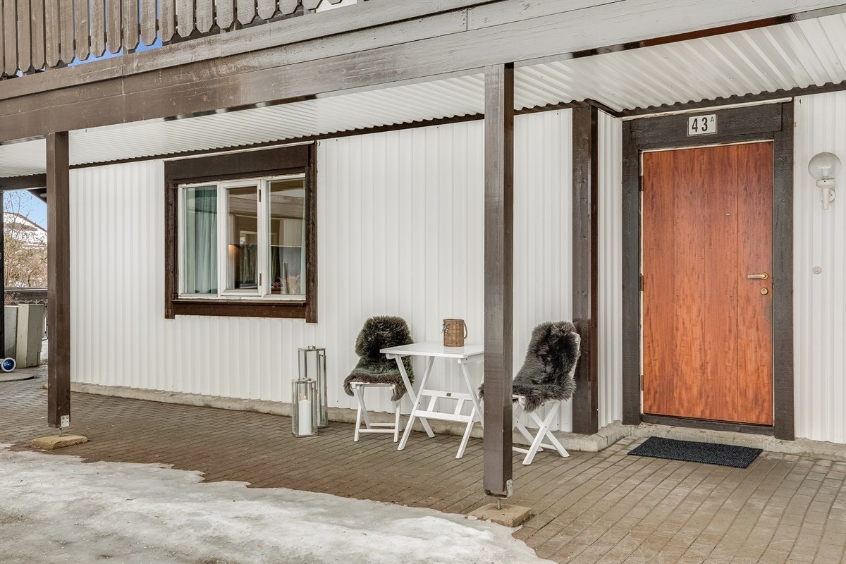 Overbygget inngangsparti Galleribilde