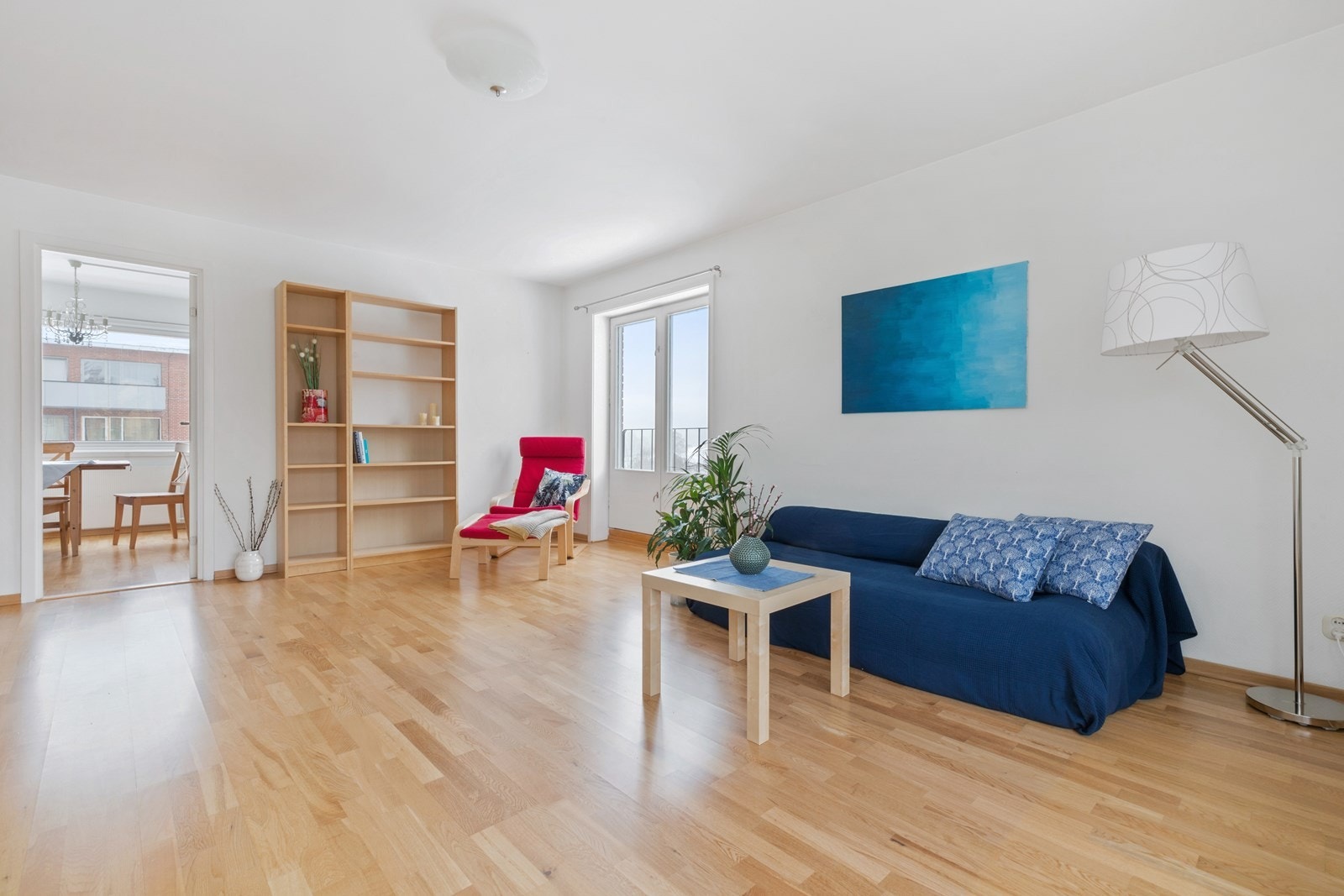 Boligen har en gjennomgående planløsning slik at lufting på sommeren blir til en lek. Galleribilde