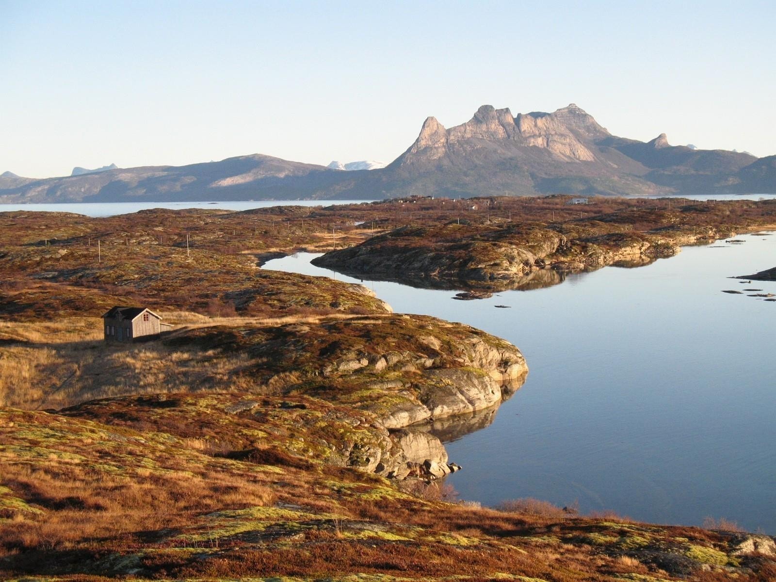 Nordlandshuset sett fra eiendommens høyeste punkt Galleribilde
