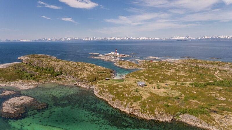 Velkommen til Fyrvika - her finner du et topp moderne og totalrenovert Nordlandshus i majestetiske omgivelser Galleribilde