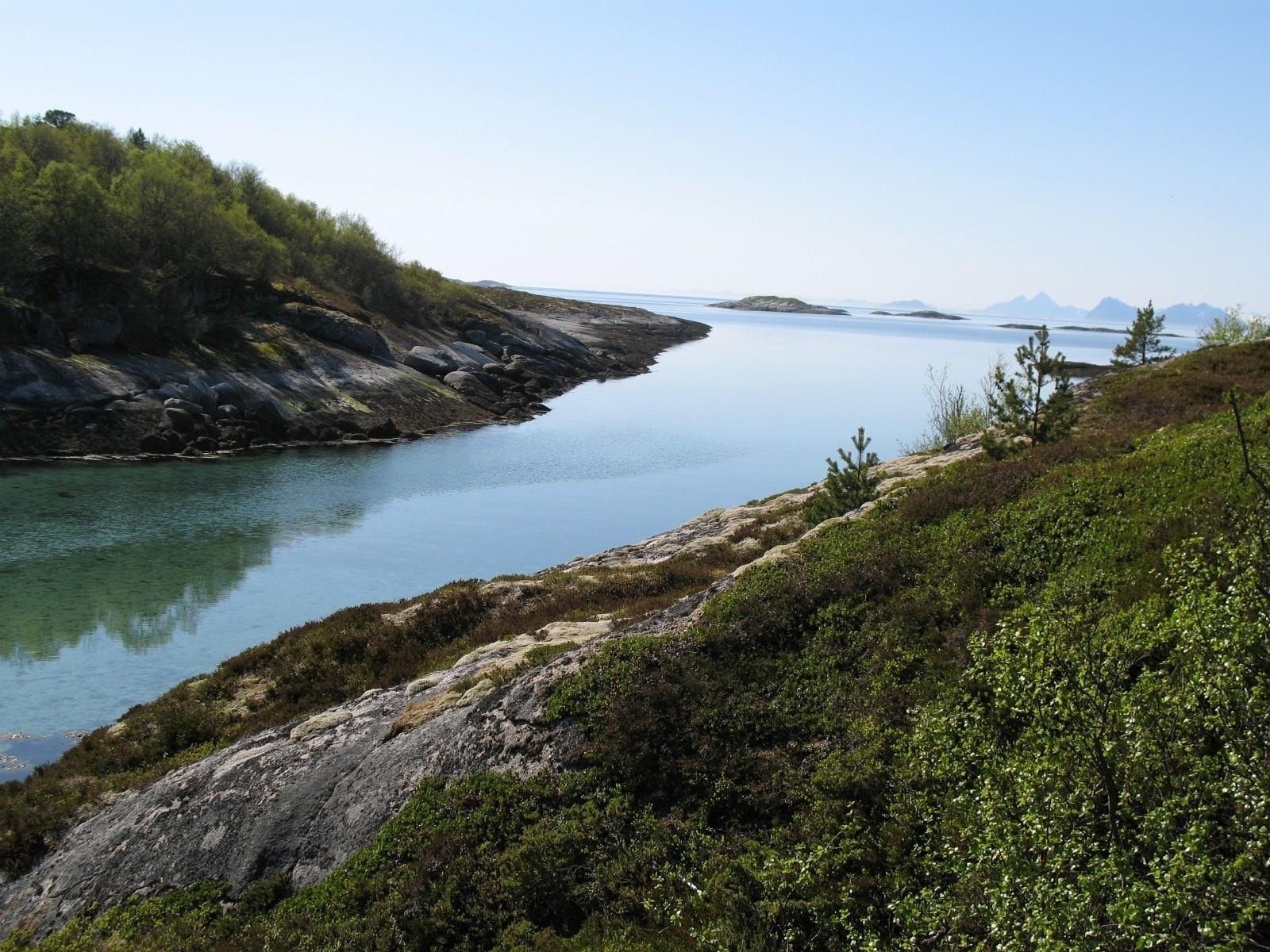 Flere flotte bukter og viker på eiendommen - her kan du bare nye naturen til det fulle Galleribilde