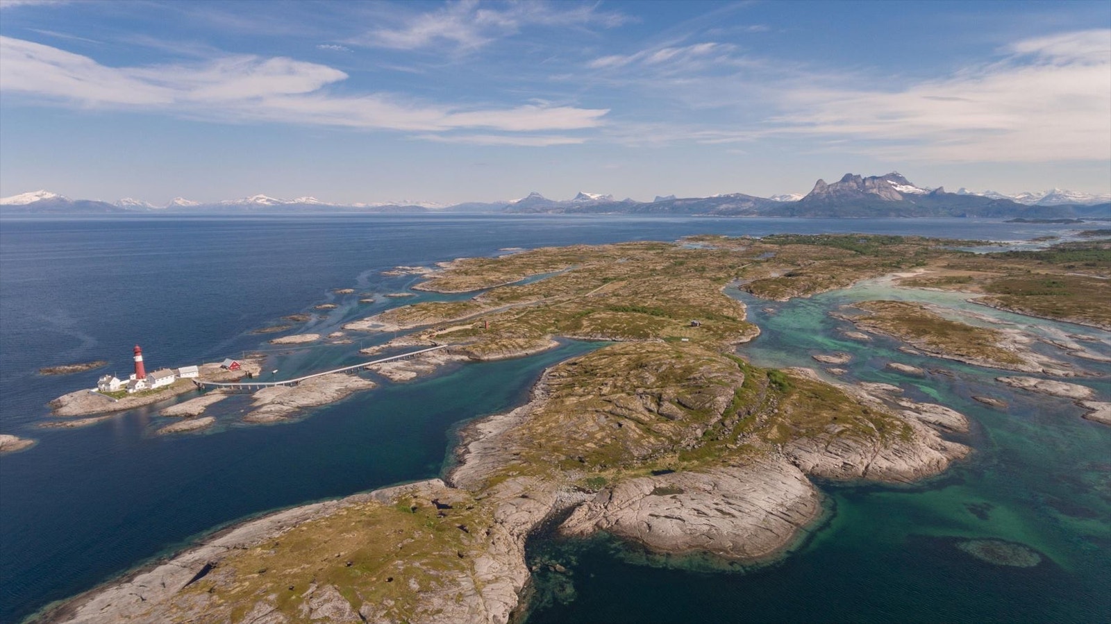 Naturen rundt Tranøya hvor Fyrvika er nærmeste nabo kan ta pusten fra de fleste Galleribilde