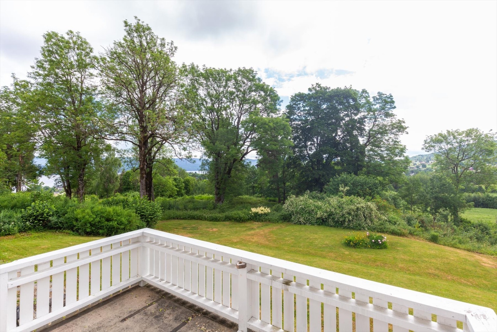 Utsikt fra balkong Galleribilde