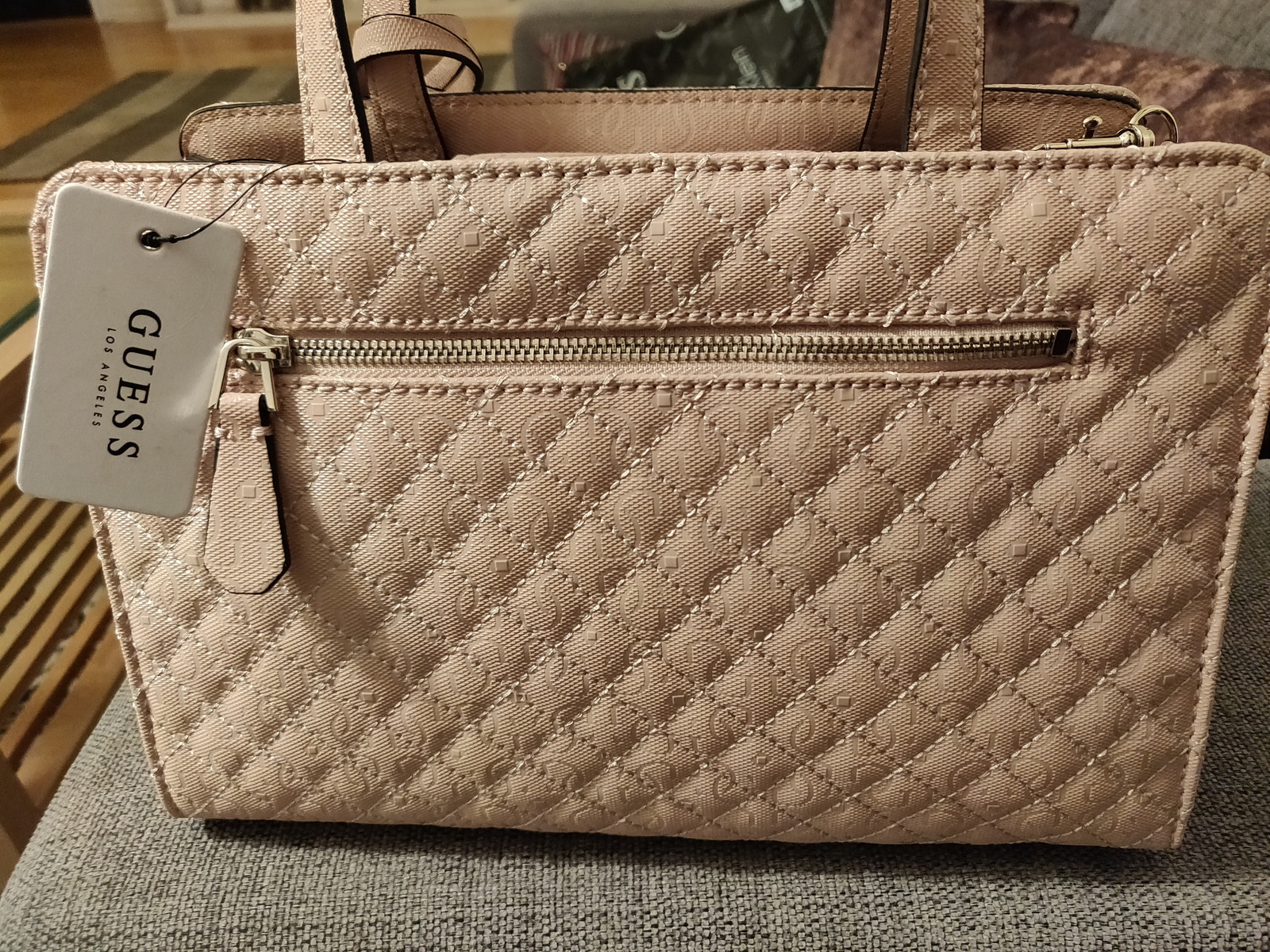Helt Ny Guess veske i fin lys rosa farge | FINN.no Guessveske. Lyse rosa. NY. | FINN.no