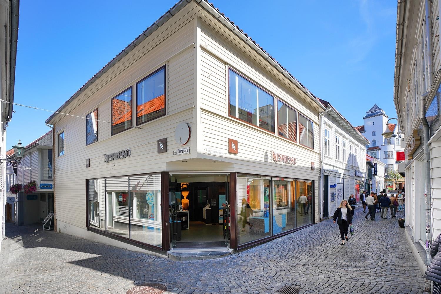 Svært synlig inngangsparti i byens beste handelsområde. Galleribilde