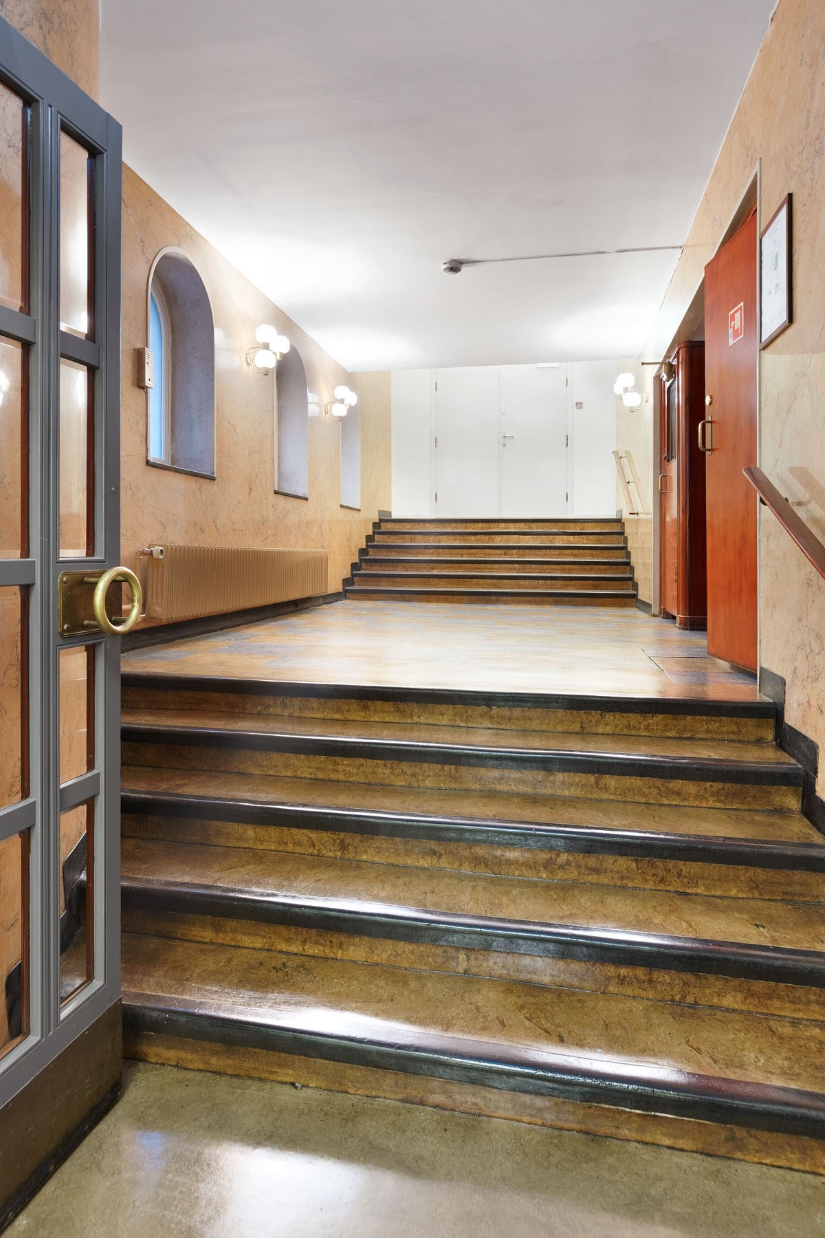 Adkomst til lokalet i 2. etasje Galleribilde