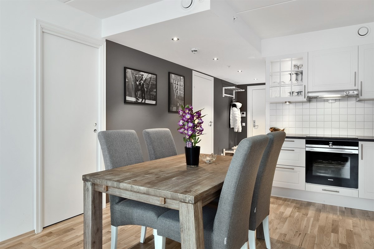 God plass til spisebord. Galleribilde