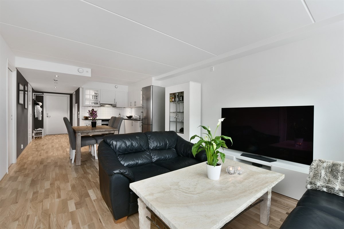 Åpen kjøkken- og stueløsning. Galleribilde