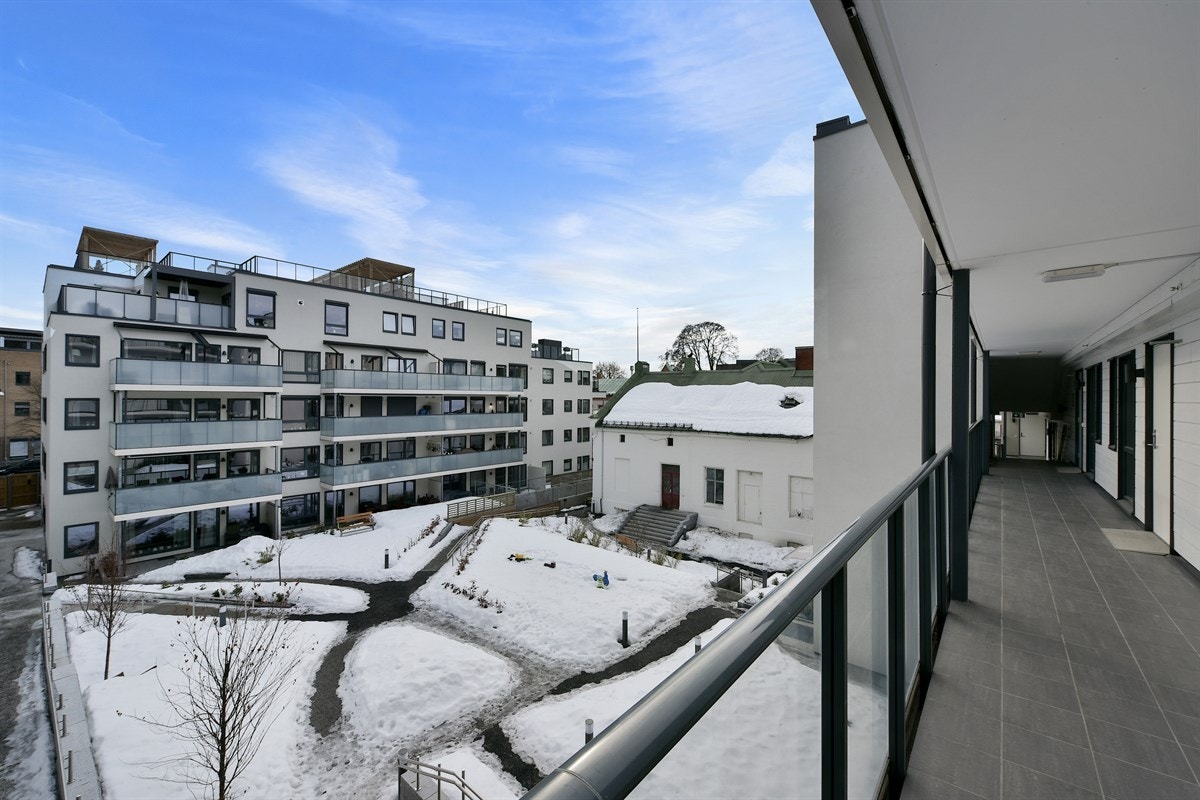 Utsyn til bakgården. Galleribilde