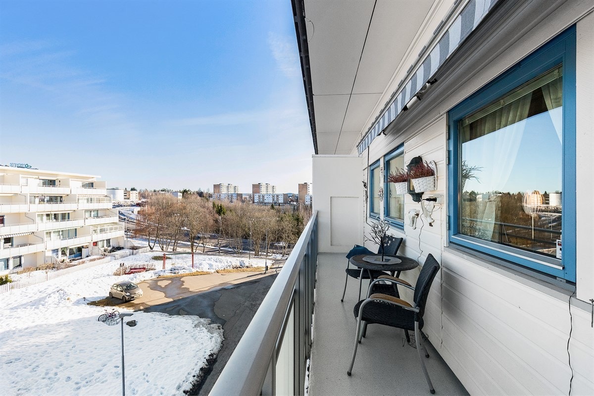 Fin østvendt balkong på ca. 8 m² med morgensol Galleribilde