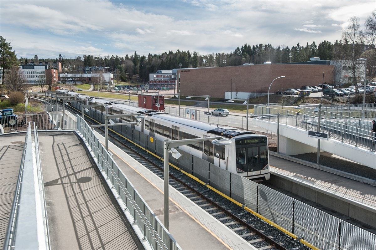 Bøler T-bane, med avgang 8 ganger i timen kl. 7-19 (10-19 lø) Galleribilde