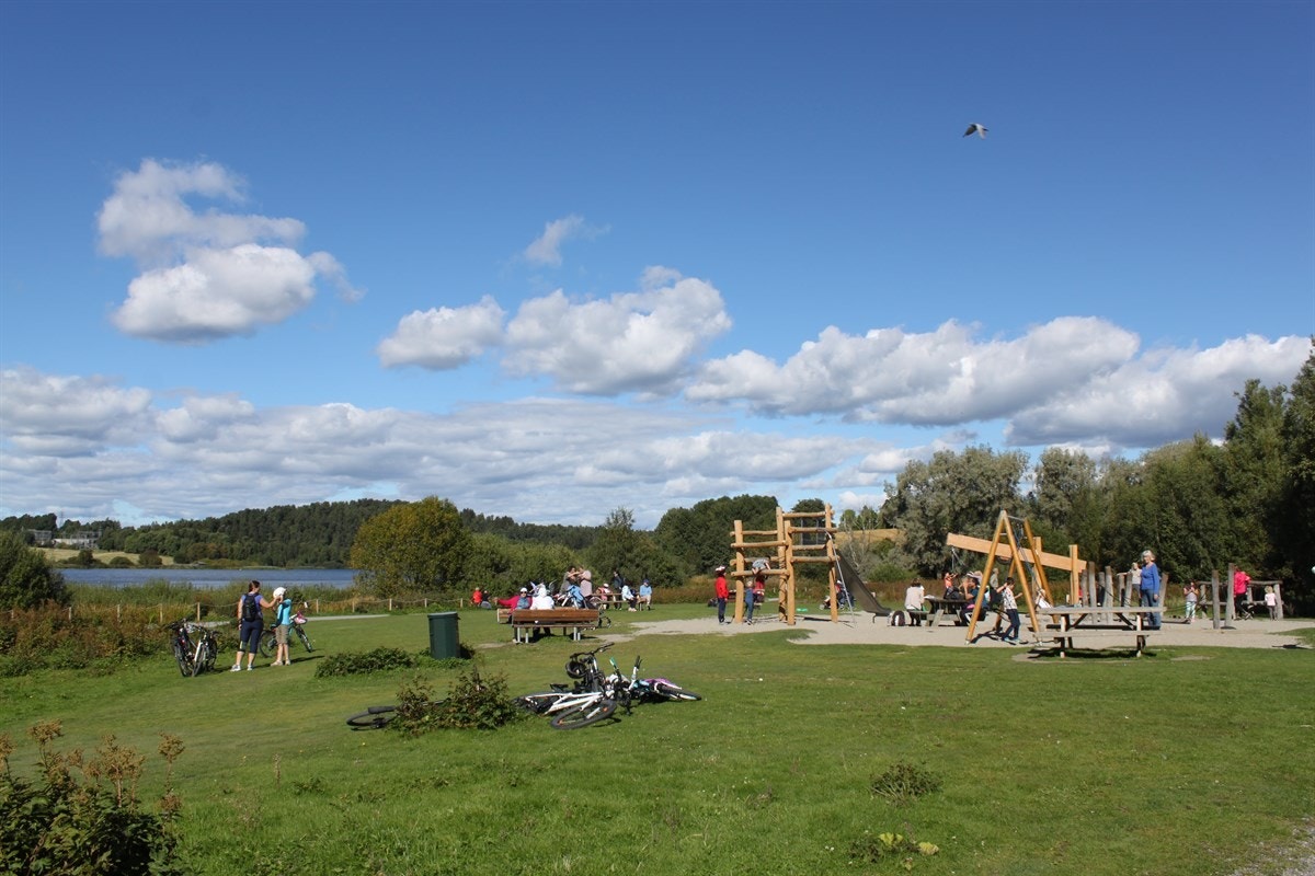 Lekepark ved Østensjøvannet Galleribilde