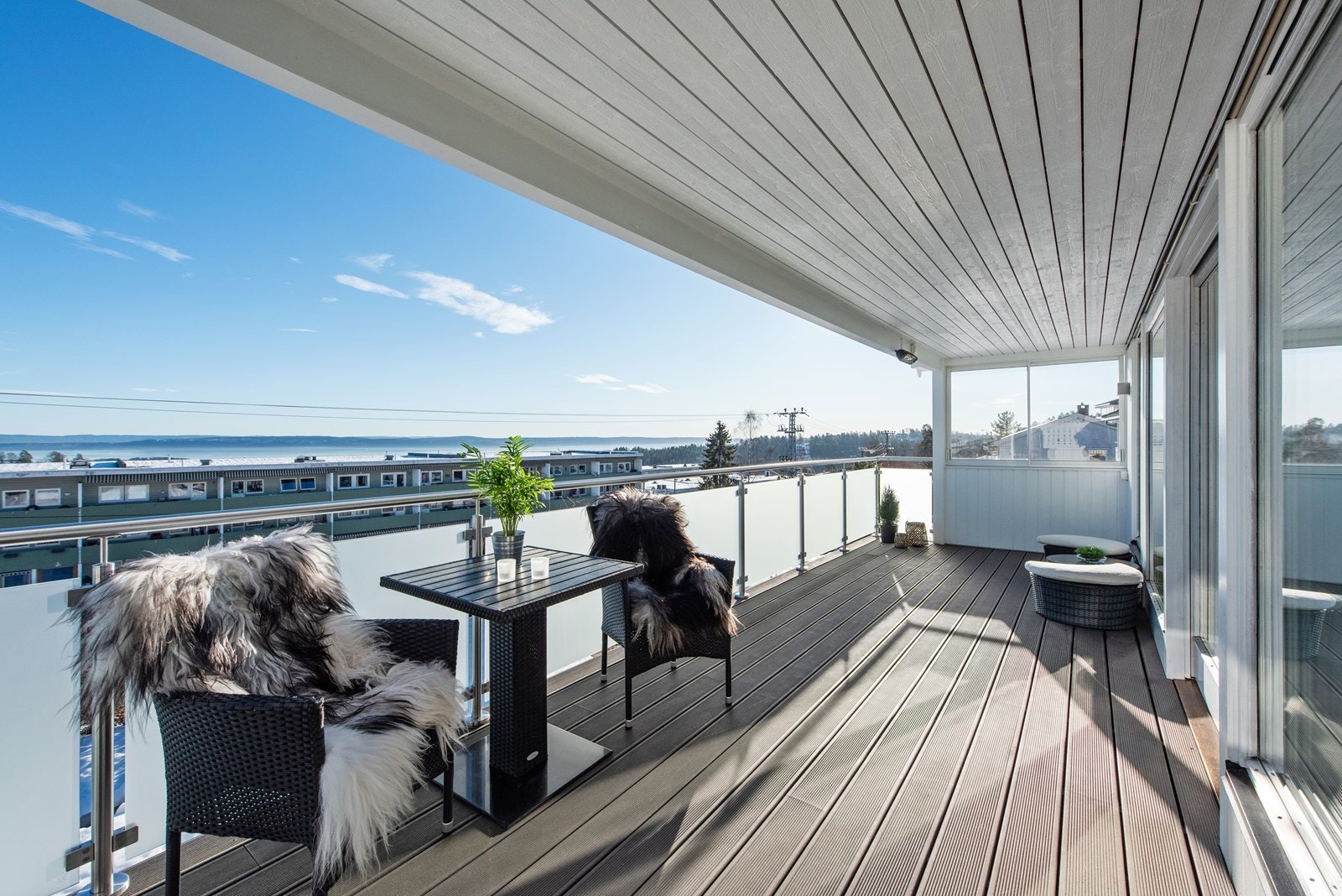 1.etasje: 19 kvm veranda fra 2015. Galleribilde