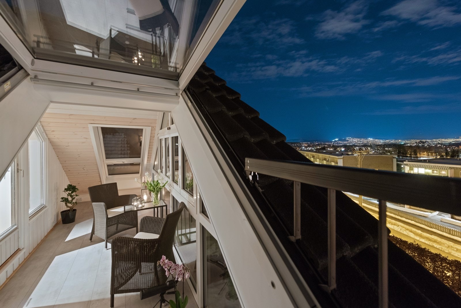 2.etasje: Her kan solen nytes på sommeren ved å sette opp takvinduene på vidt gap. Galleribilde
