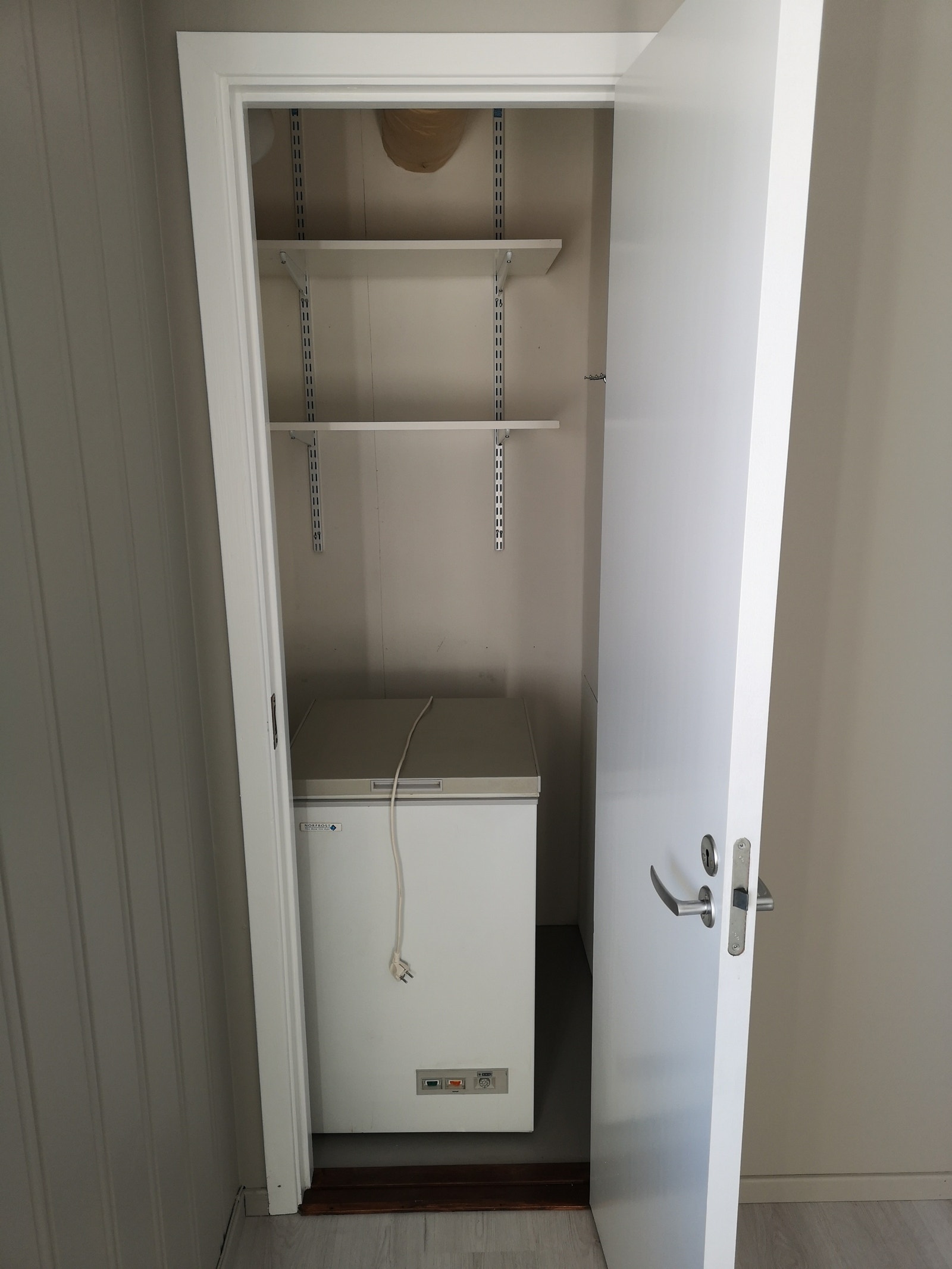 Bod 2, med fryseboks Galleribilde