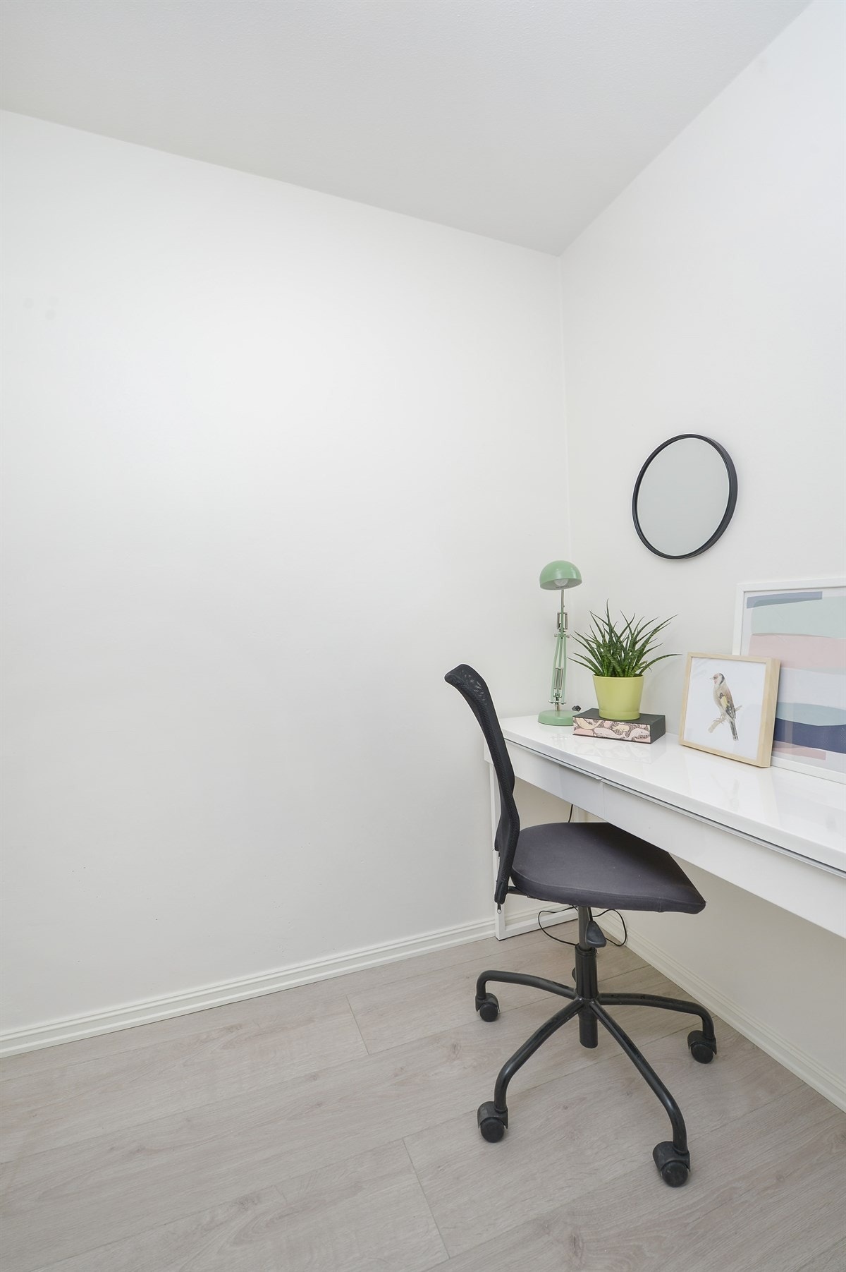 Innredet rom / bod Galleribilde