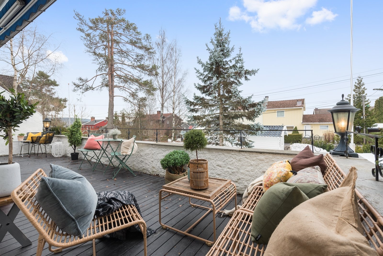 God plass til både grill, solsenger og lounge. Galleribilde