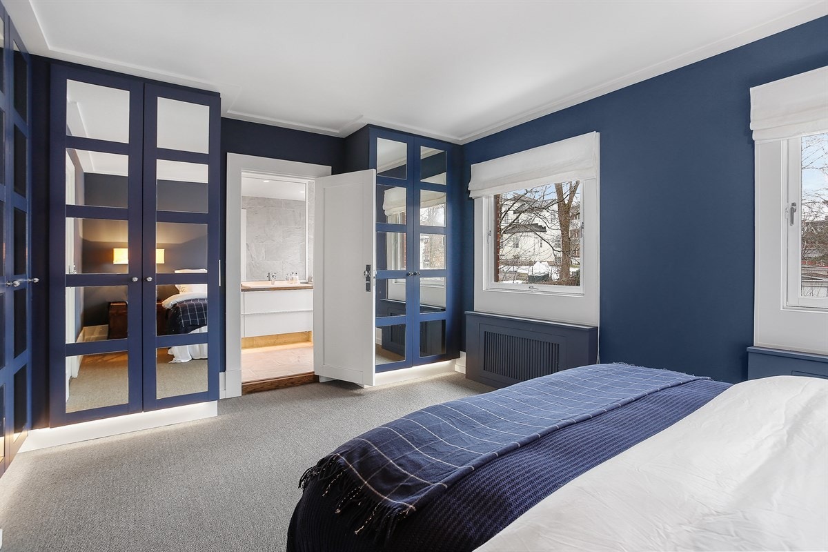 Hovedsoverom med tilknyttet bad. Galleribilde