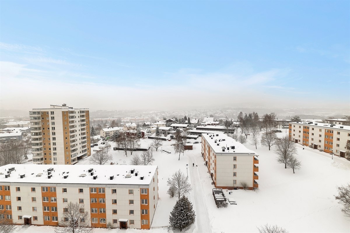 Frittstående og deilig intern beliggenhet fra byggets 11.etasje. Denne vanvittige utsikten er en fryd for øyet. Galleribilde