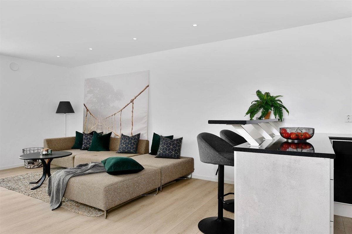 Stue/kjøkken har gulvvarme i første etasje. Galleribilde