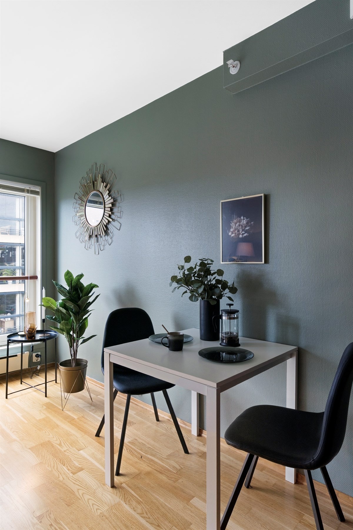 Proaktiv - Plass til spisebord like ved kjøkkenet. Galleribilde