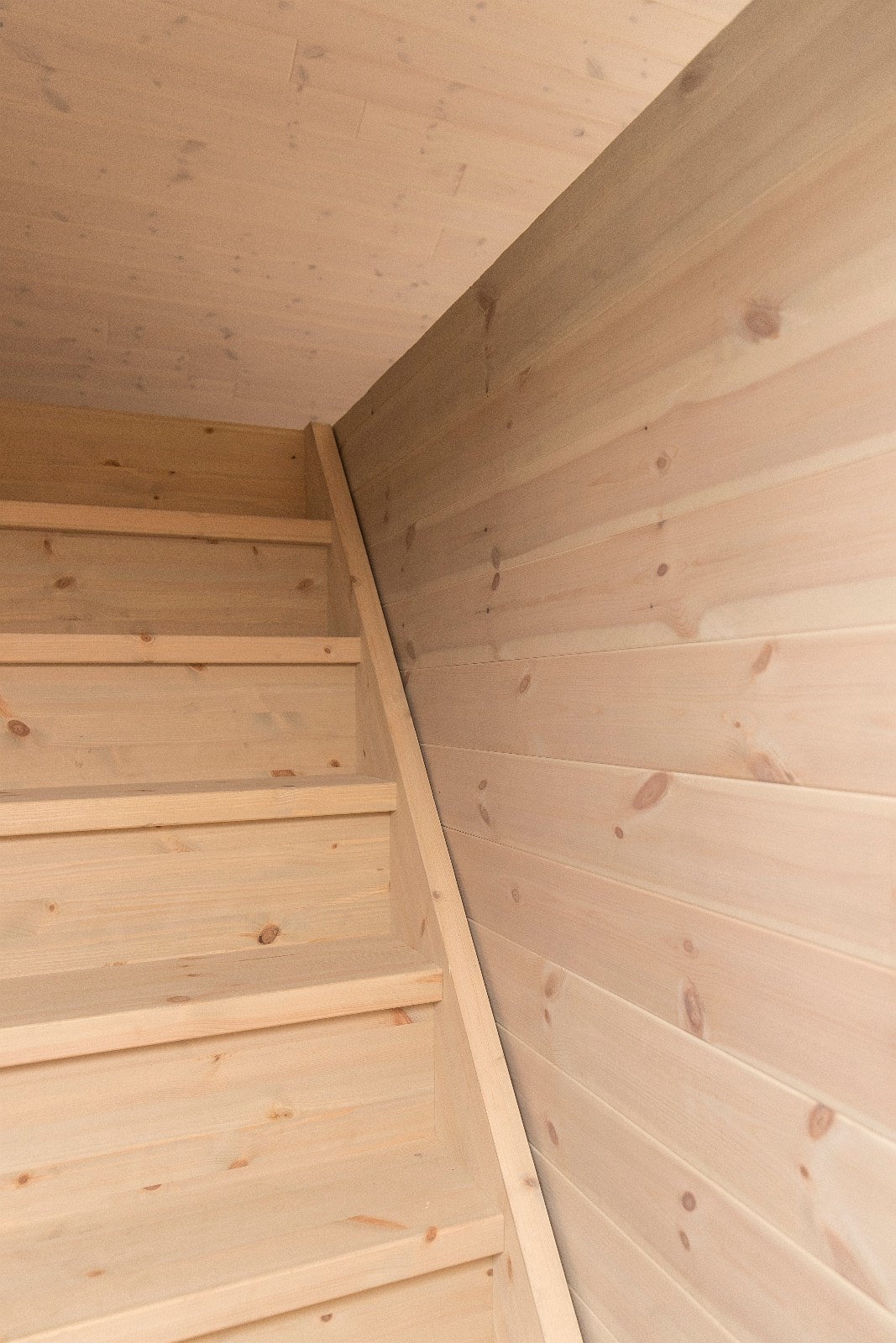 Trapp opp til hems på nordenden Galleribilde