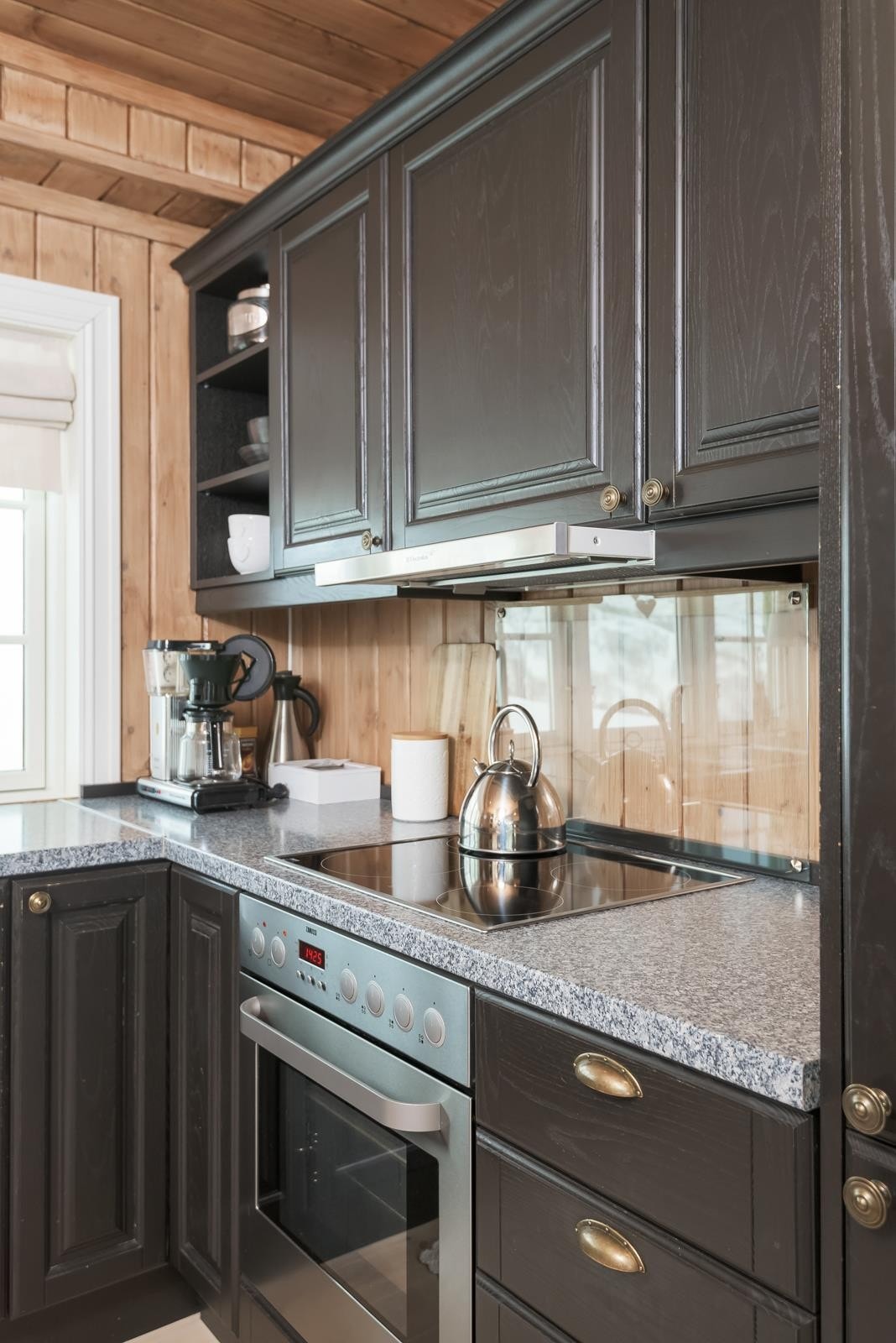 Hvitevarer er integrert. Galleribilde