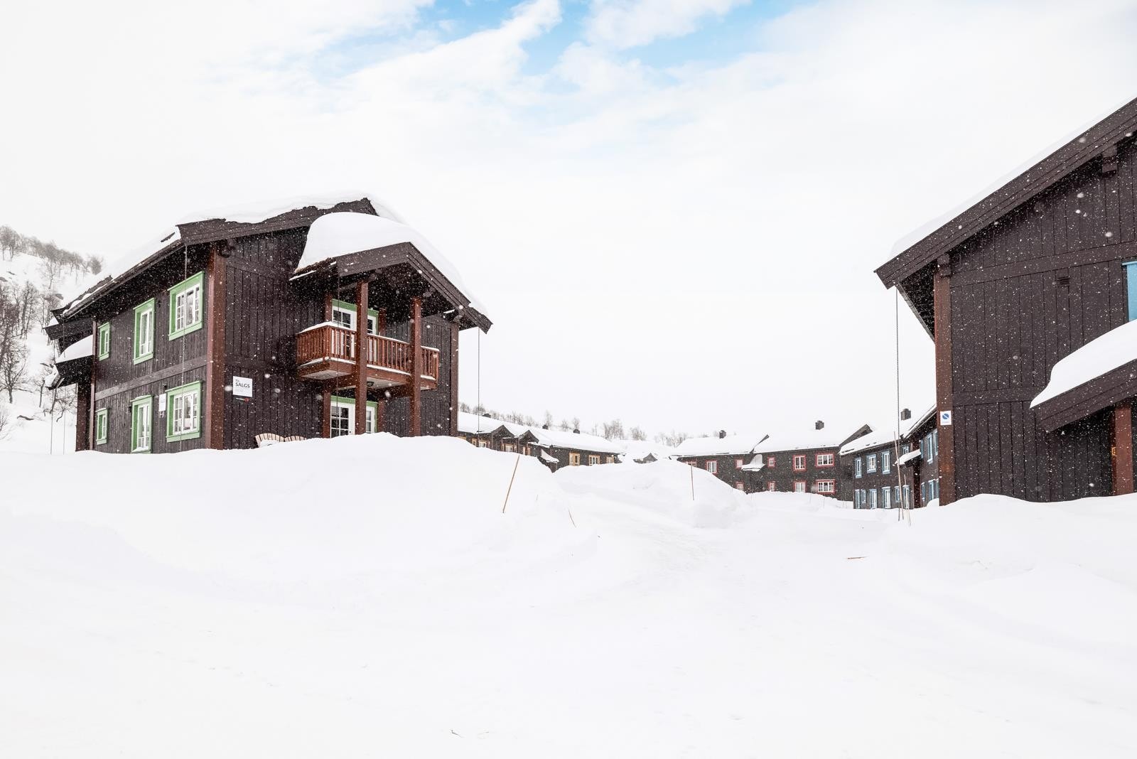 Sameiet Råsali Appartments. Brøyting av fellesområdet organiseres av sameiet. Galleribilde