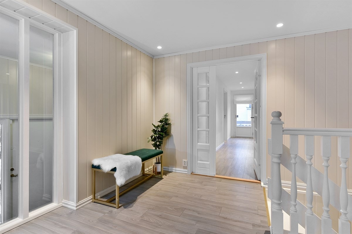 Fra stuen og inn til soveromsfløyen. Galleribilde