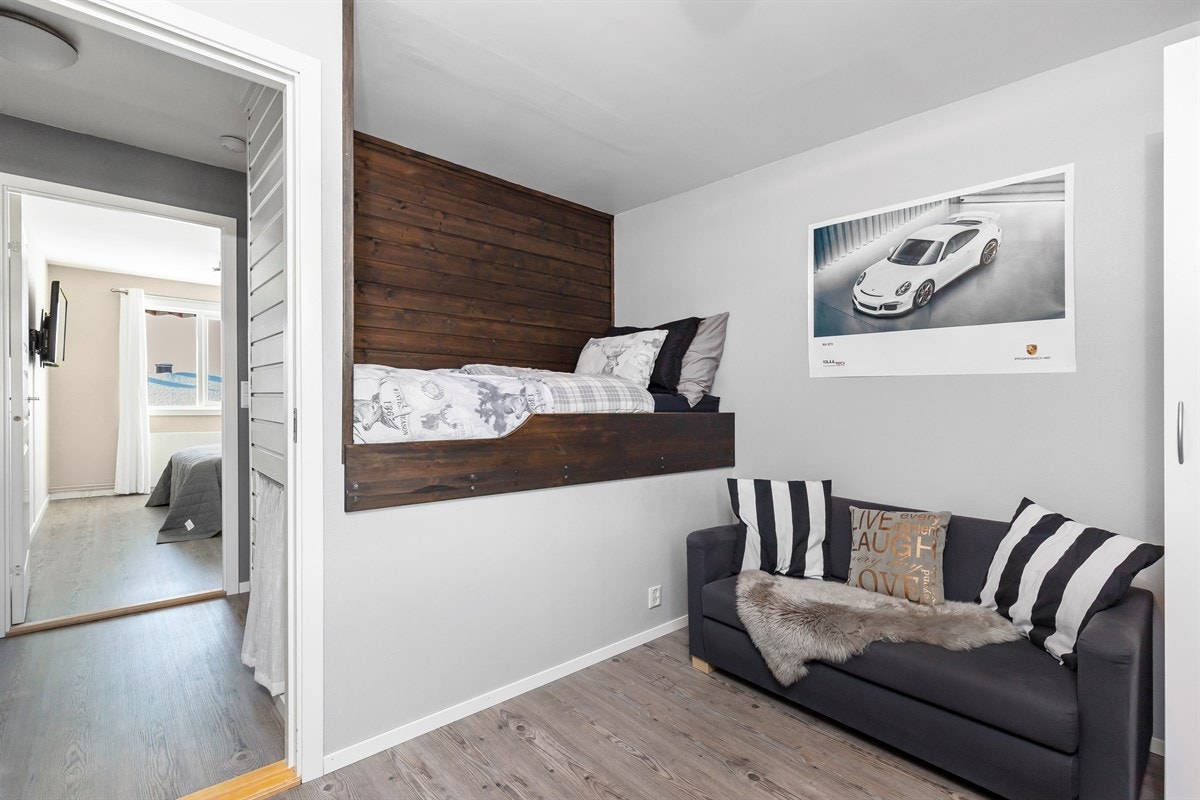 Soverom 3 har plassbygd seng. Galleribilde