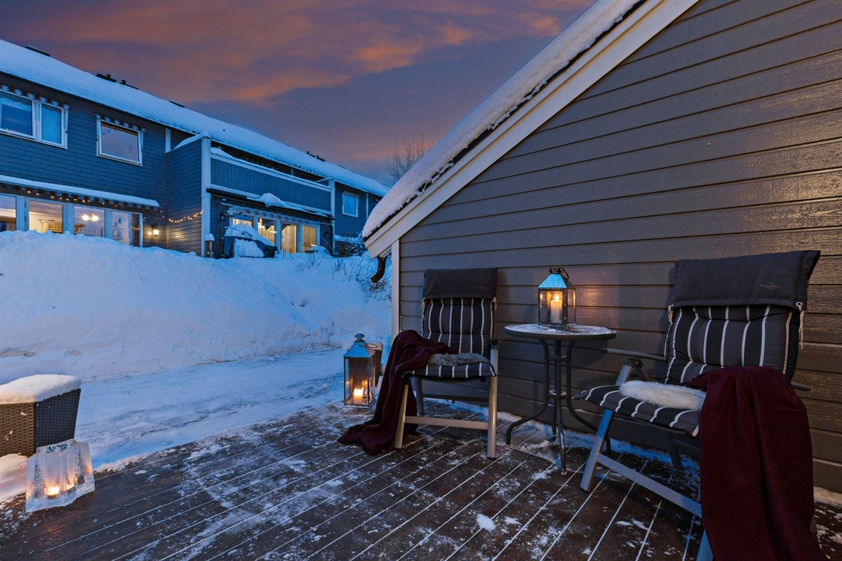 Terrasse ved inngangsparti. Galleribilde