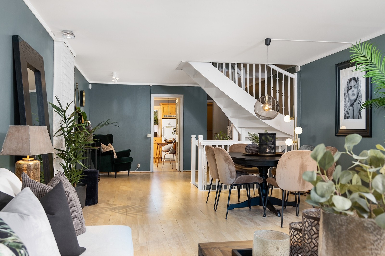 Boligen fremstår som meget godt vedlikeholdt Galleribilde