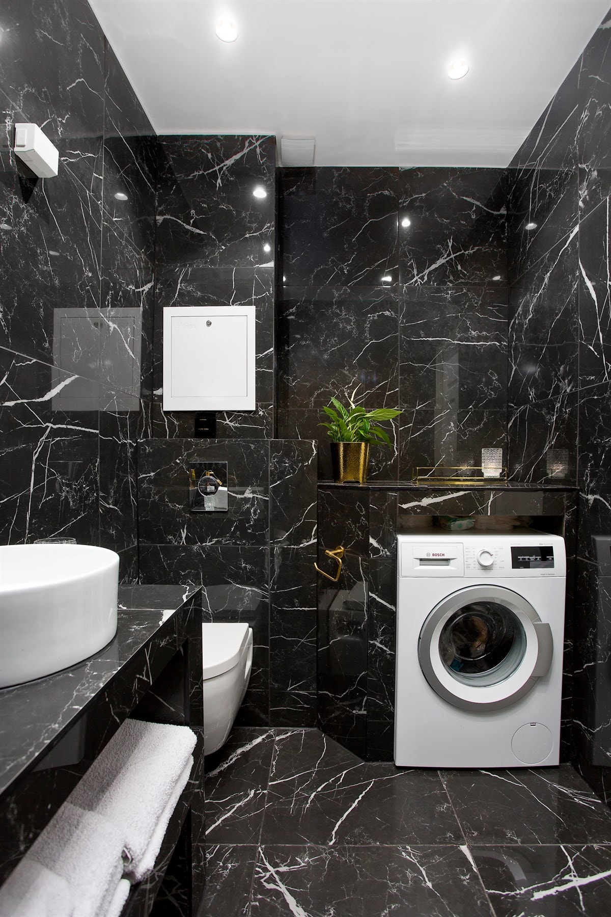 Egen nisje for vaskemaskin. Galleribilde