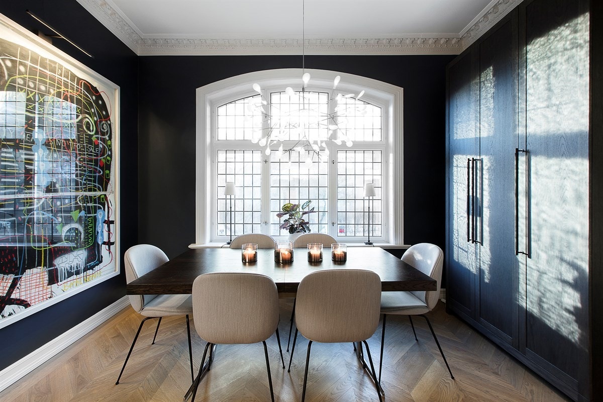 Innvendig er det gjennomgående påkostet med de beste materialvalg og innredninger designet av Christians og Hennies v/ Isabel Tidemand og Helene Hennie Galleribilde
