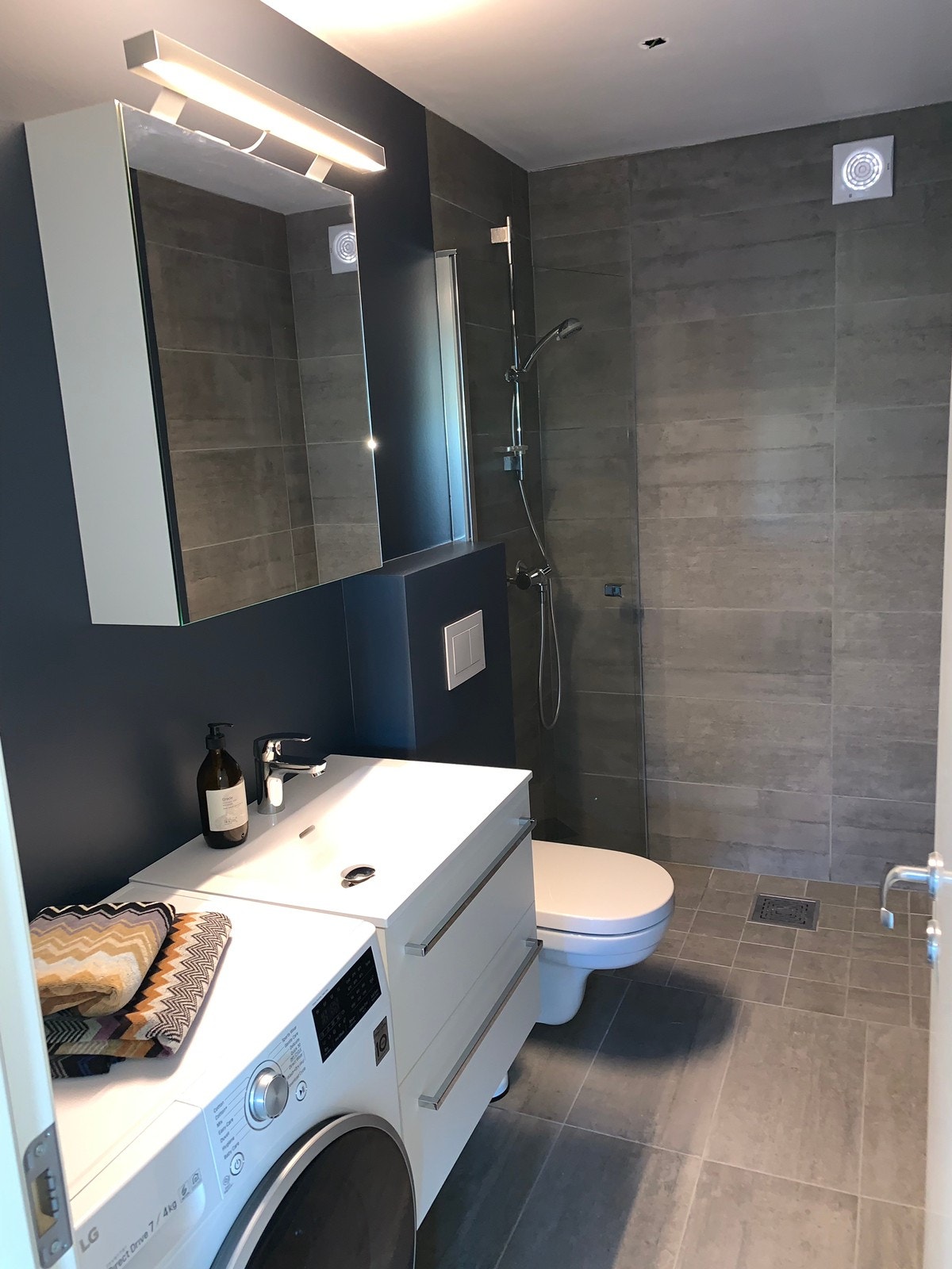 nyrenovert bad Galleribilde