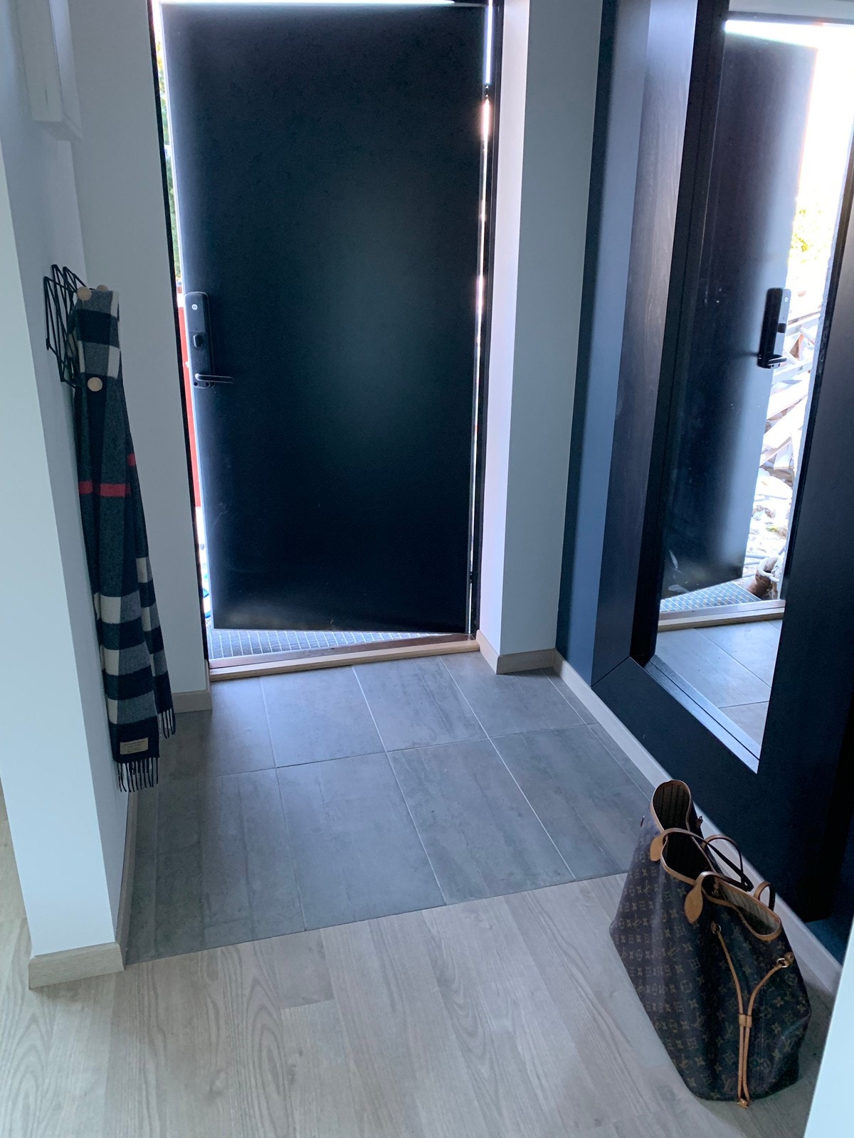 flislagt gang Galleribilde