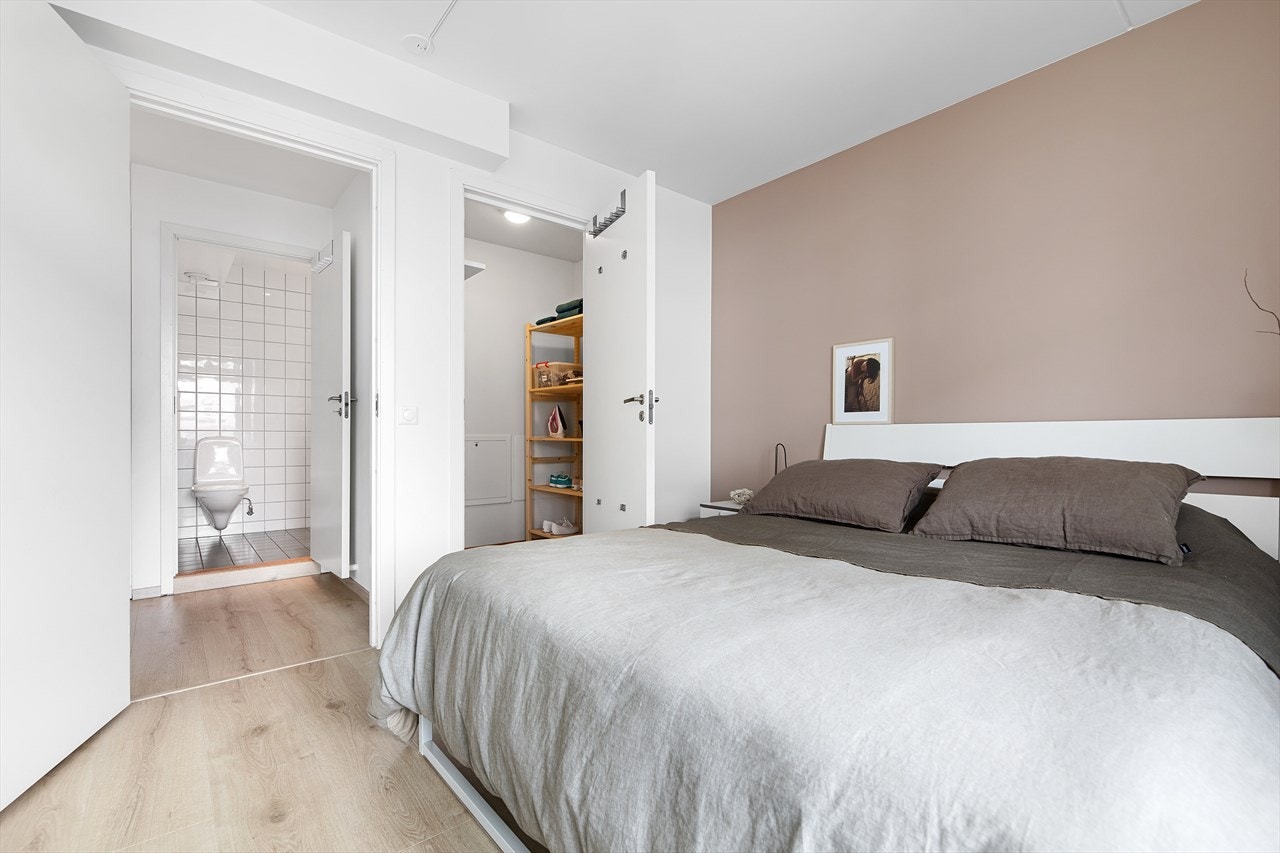 I tilknytning til hovedsoverommet er det også en innvendig bod på 3 kvm. Galleribilde