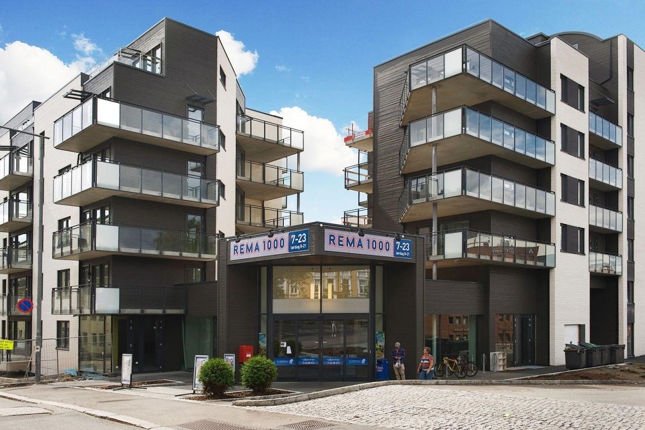 Nærbutikken Rema 1000 finner du på Torshov Torg rett ved. Galleribilde