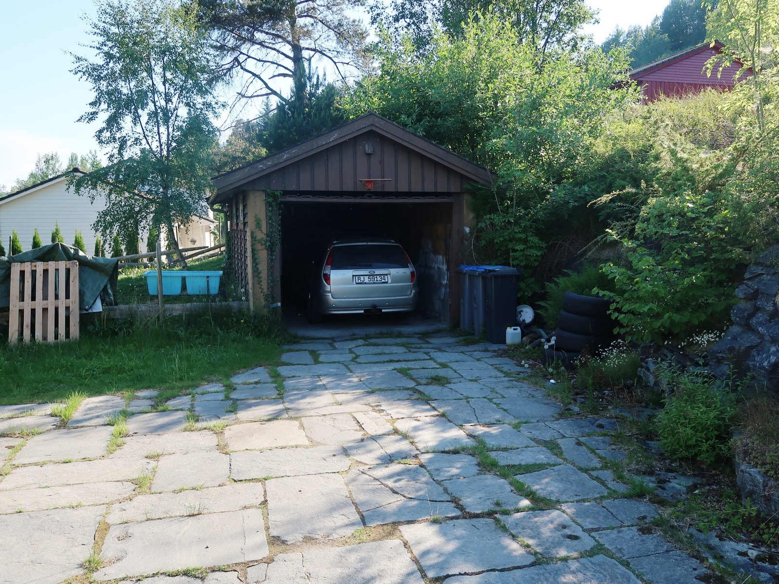 Garasje ved hovedinngangen Galleribilde