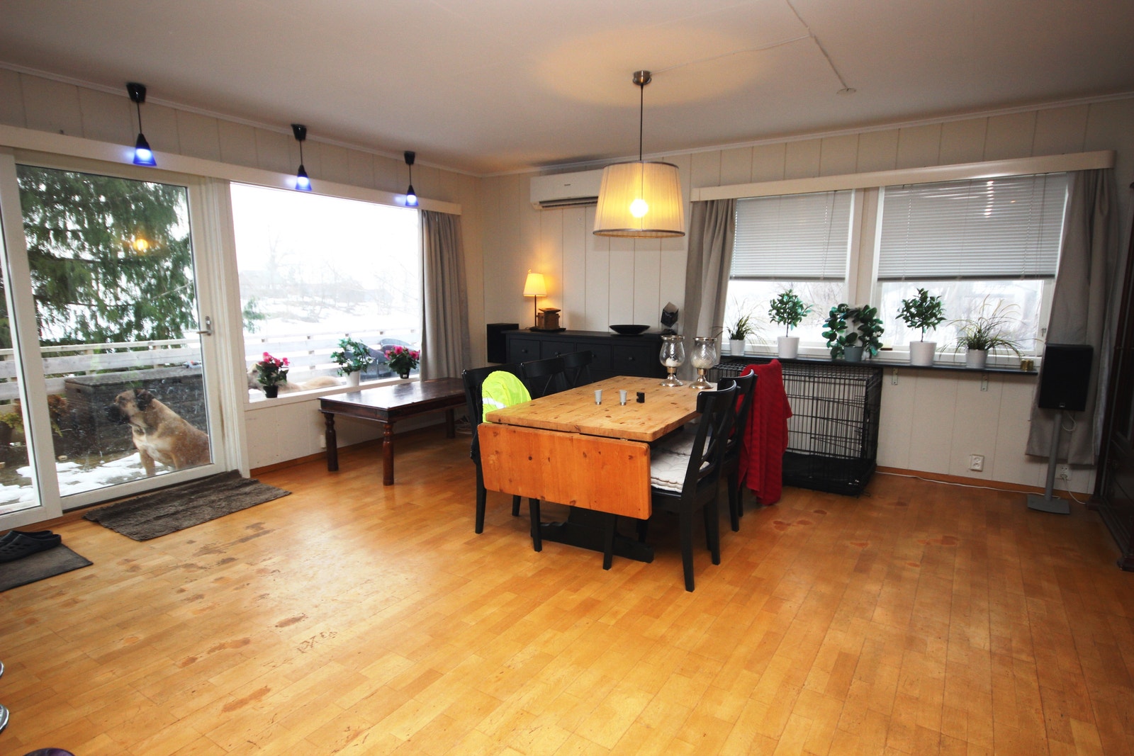 Utgang til ny terrasse fra spisestuen Galleribilde